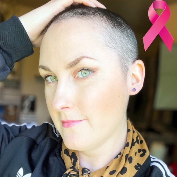 Meet your 5 ⭐️ Posher, Sara! - Picture 1 of 9